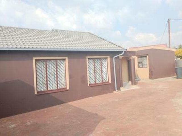 a 3 bedroom corner house available f.