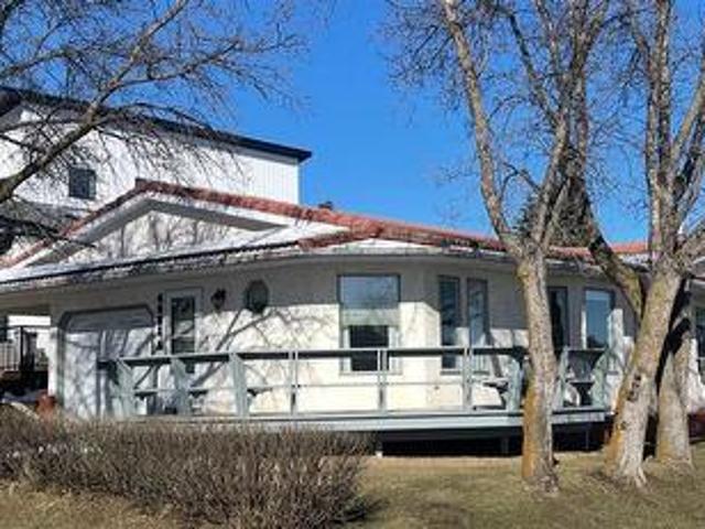 A 4821 54 Street, Camrose, AB, T4V 2A3 townhouse for sale | Listing ID A2208 | Royal LePage