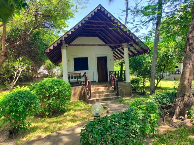 A 4 Bedrooms all ensuite beach ️ Villa CASORINA MALINDI