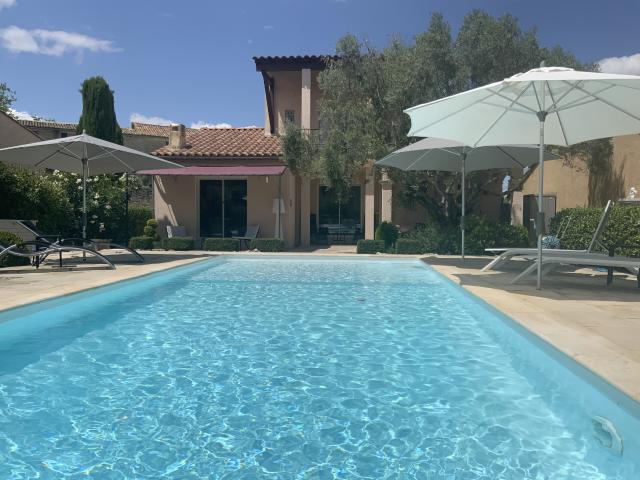 A 4 km d' Uzès, villa au calme avec piscine