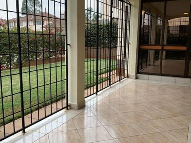 A 4bdrm townhouse to let in runda