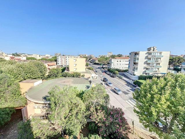 À 500 m des plages – Dernier étage, traversant avec terrasse ✨ Un vrai coup de cœur en bord de mer
