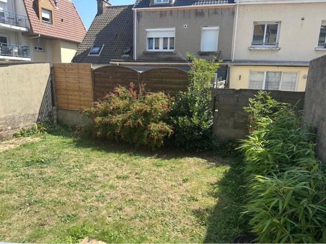 A 50 mètres de la plage appart 1 ch avec jardin