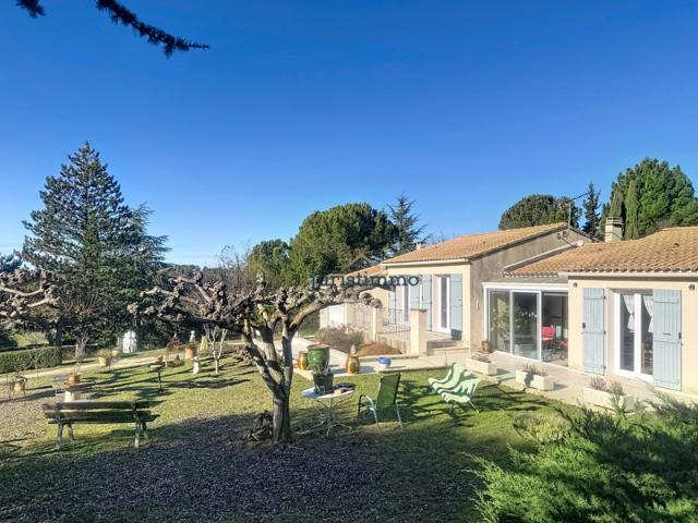 A 5 kms de VAISON LA ROMAINE Maison de plain pied au charme