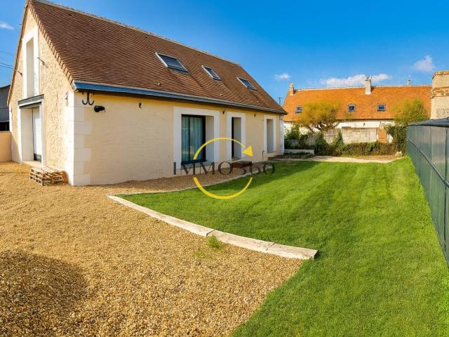 A 5 mn de Vendome, longere de charme entièrement rénovée, 3 chambres, cave et garage