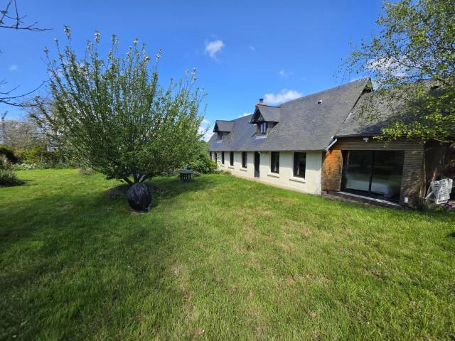 A 5 min de Goderville, Longère rénovée à vendre avec vie de plai