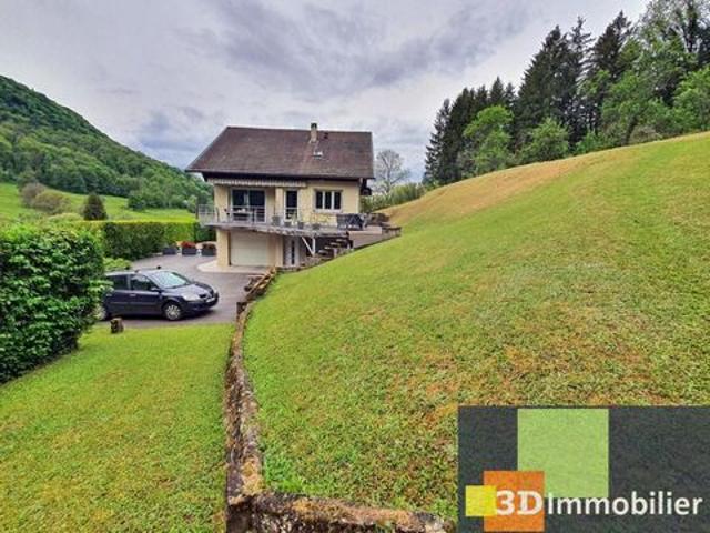 A 5 minutes de Lons le Saunier 39 JURA, vends une grande maison familiale sur sous sol avec piscine et très grand terrain