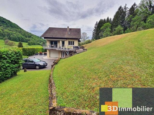 A 5 minutes de Lons le Saunier 39 JURA, vends une grande maison familiale sur sous sol avec piscine et très grand terrain