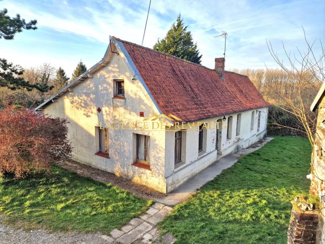 À 5 minutes de Montreuil sur Mer, plain pied de 160 m2 habitables avec fort potentiel, sur terrain de 1 931 m2