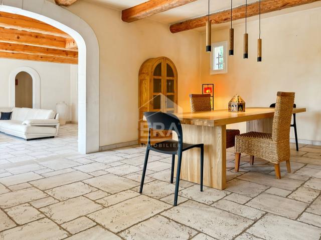 A 5 minutes de St remy de Provence MAILLANE 182m² Saint Rémy de Provence