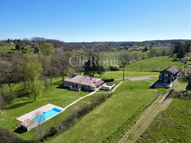 À 5 minutes d'Eymet Domaine rénové de 7 chambres avec pisc. 415m² Eymet