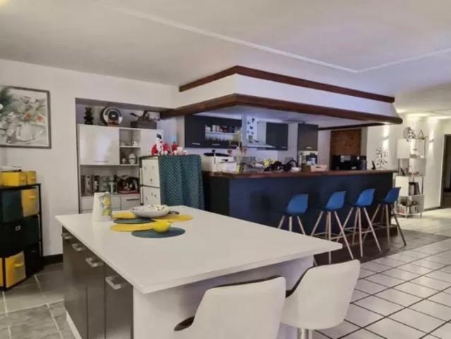 A 5mn d’ ALBERTVILLE 73 Bâtisse de 439m2 + Annexes