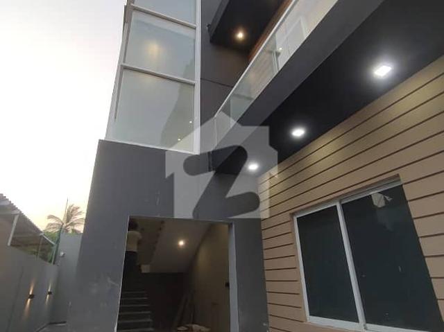 A 600 Square Yards Upper Portion In Karachi