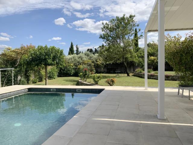 A 6 km d'Uzès, villa récente avec piscine