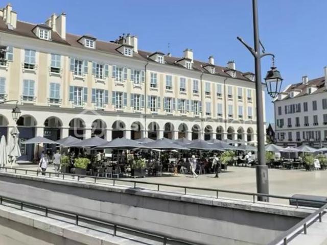 A 7’ à pied de la place du Marché neuf et du Tramway