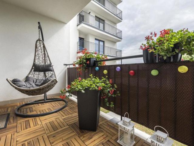 A 7 minutes à pied DU RER A, quartier calme, CHARMANT T3 spacieux et lumineux avec balcon!