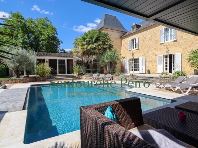 À 8 km de Sarlat Vallée de la Dordogne 387m² Sarlat la Canéda