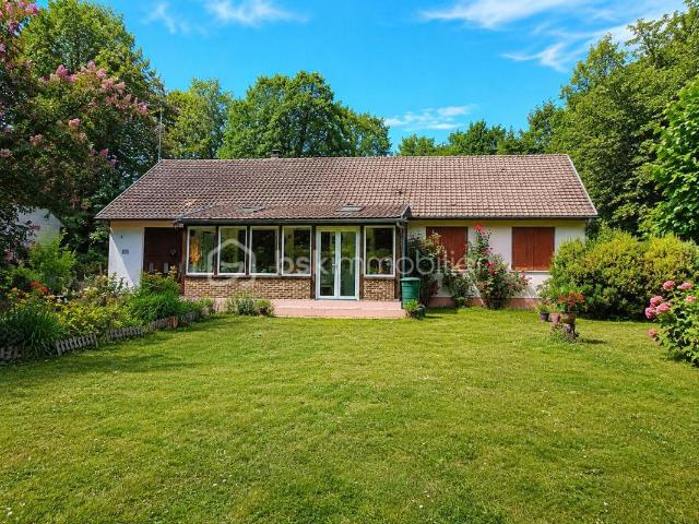 A 8 minutes de MAINTENON et de la gare SNCF, maison de plein pied de 120 m² sur terrain plat et clos sans vis à vis de 2060 m²