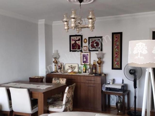 Acıbadem Şemi Bey Sokakta 2+1 Satılık Daire