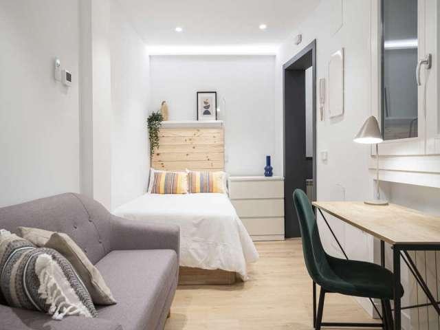 Acogedor apartamento tipo estudio con balcón