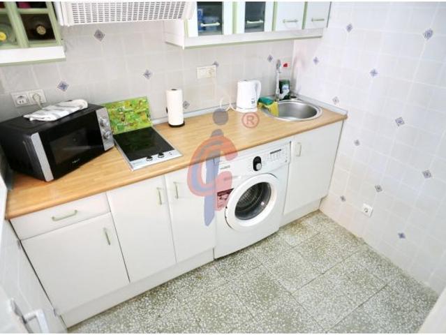 ¡Acogedor apartamento de 1 dormitorio a solo 200 metros de la Playa de La Roqueta!