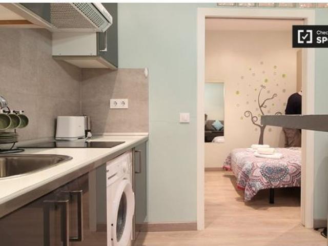 Acogedor apartamento de 1 dormitorio en alquiler en el centro de Lavapiés, cerca del metro
