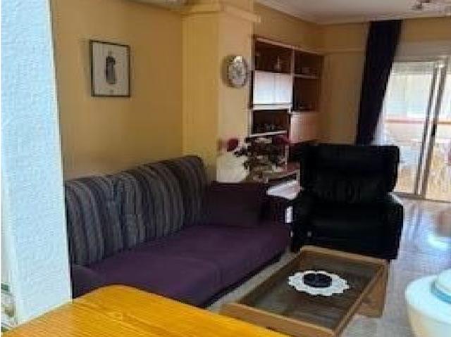 Acogedor Apartamento de 2 Habitaciones con Piscina Comunitaria en el Corazón de la Ciudad