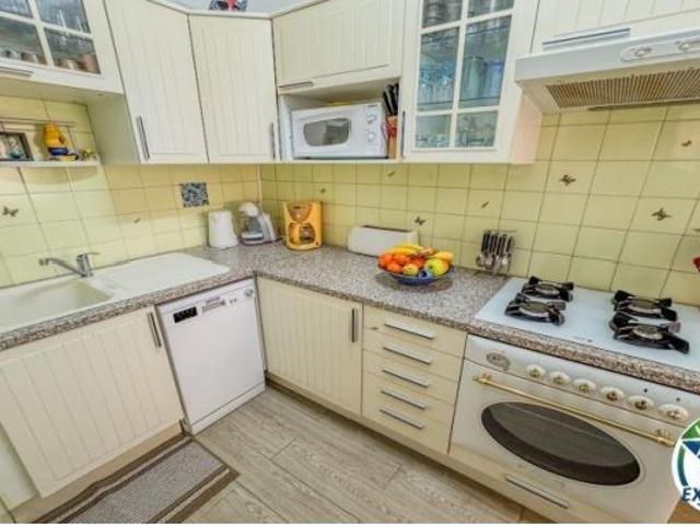 Acogedor apartamento de 2 habitaciones con terraza — Roses Santa Margarita