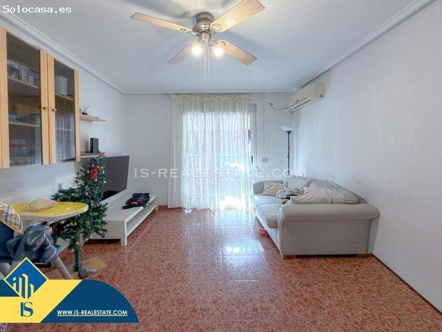 Acogedor apartamento en urbanización privada con bellísima piscina comunitaria y zonas ajardinadas