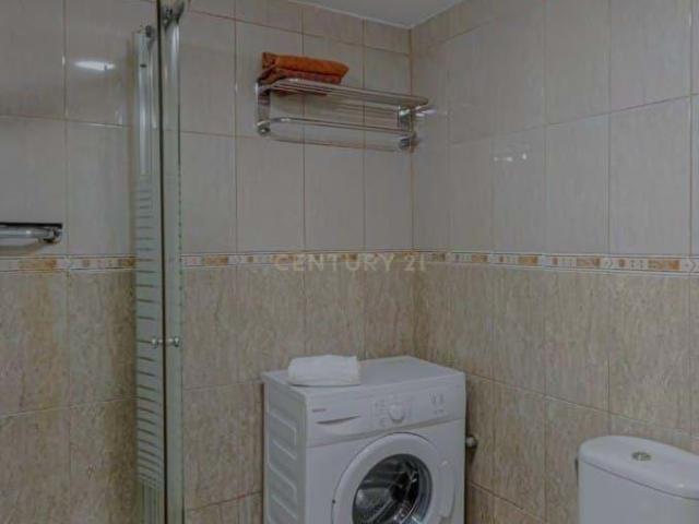 Acogedor apartamento en venta en Benalmadena. Málaga. Con piscina y vistas al jardín