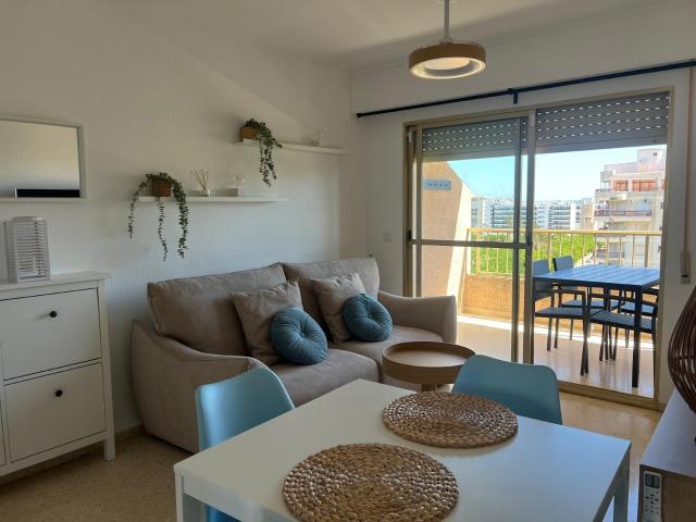Acogedor apartamento en Gandía Playa con terraza y en excelente estado