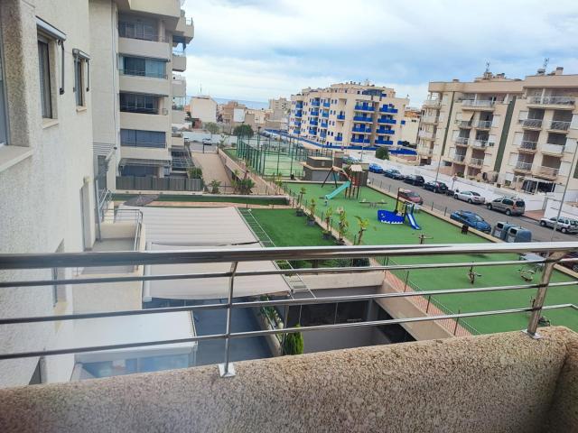 Acogedor apartamento en la Zona de La Loma de dos dormitorios con piscina comunitaria
