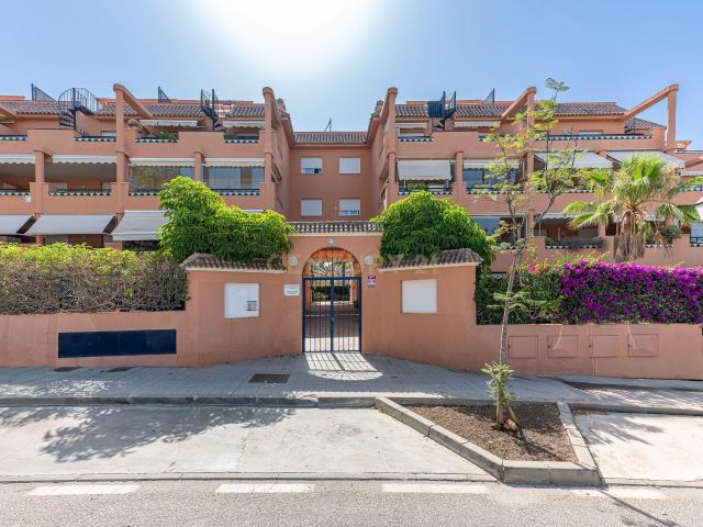 Acogedor apartamento en Marbella, Málaga con jardín y piscina
