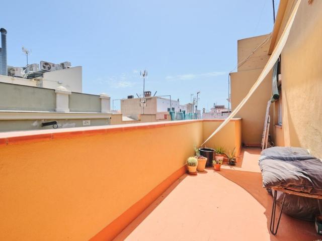 ACOGEDOR ÁTICO CON 13M2 DE TERRAZA PRIVADA UBICADO A 200 METROS DE LA PLAYA