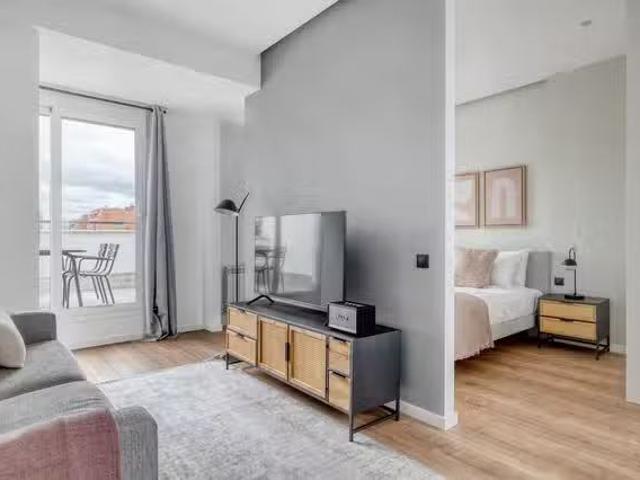 ¡Recién llegado! Av. de los Toreros, La Guindalera 1 Bedroom.