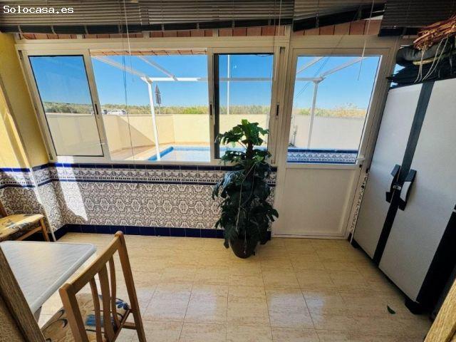 Acogedor Bajo en La Mata con Terraza y Piscina Privada