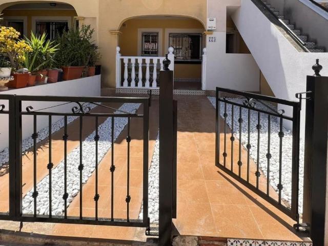 Acogedor Bungalow Semireformado en Los Balcones, Torrevieja