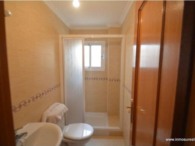 Acogedor chalet adosado en Benferri, con 3 habitaciones, 2 baños y 1 aseo, cerca del Colegio