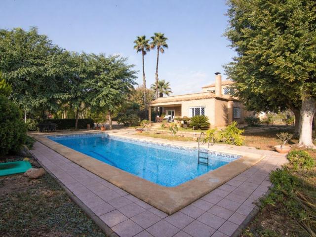 Acogedor chalet en Alzabares, Elche! Espacio y Comodidad a su Alcance!