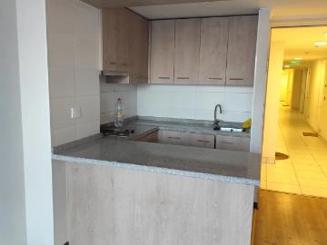 Acogedor departamento edificio primer nivel arrienda dueño