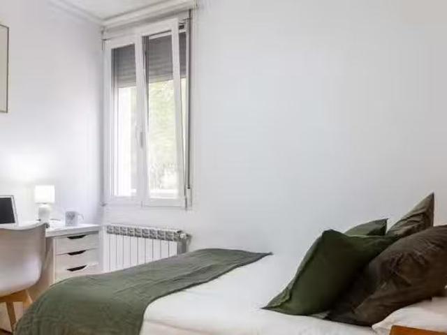 Acogedor Habitación en Avenida del Santo Ángel de la Guarda