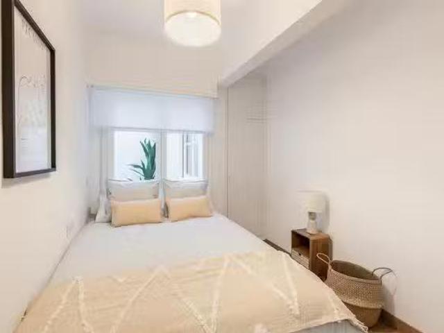 Bonito Habitación en Calle Maestro Bretón, Mercado