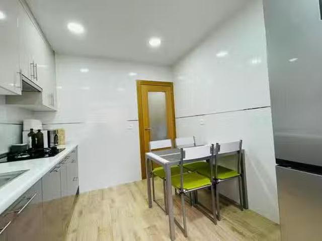 Barato Habitación en Calle Mar del Coral, Vista Alegre