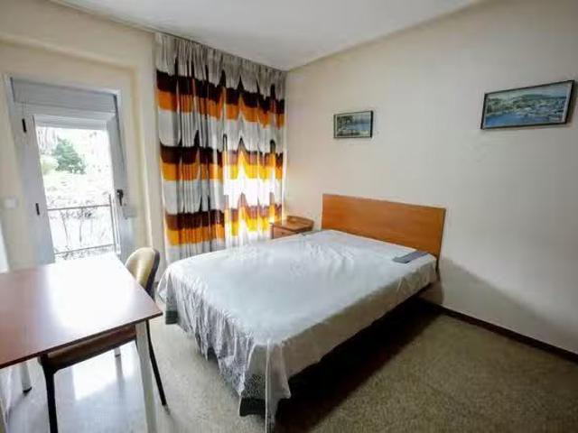 Único Habitación en Calle Campoamor, Ciudad Jardín