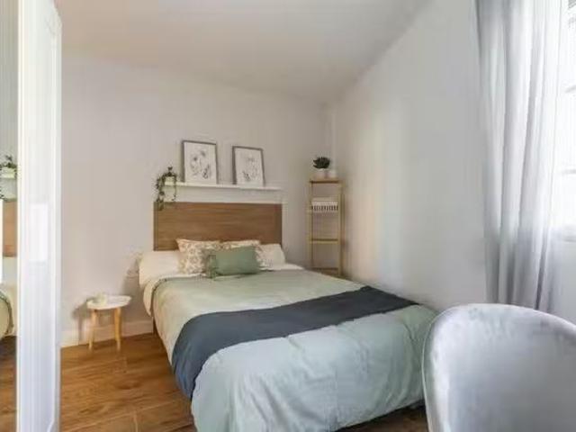 ¡Oferta! Habitación en Calle de Alejandro Sánchez, Opañel