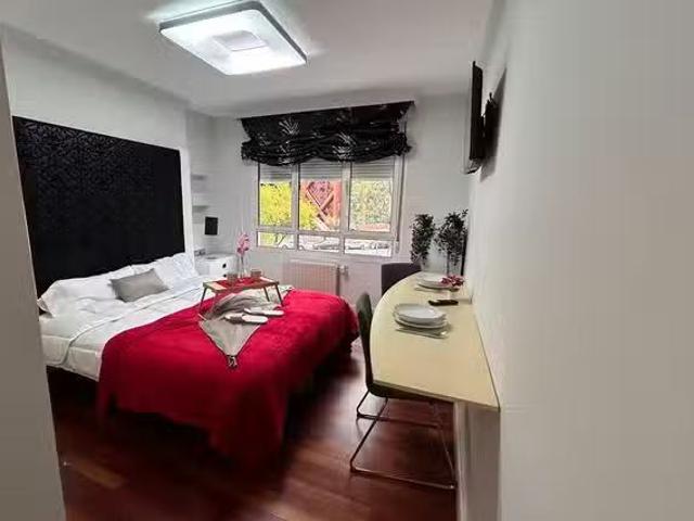 ¡Recién llegado! Habitación en Calle de Arturo Soria, Ciudad L.