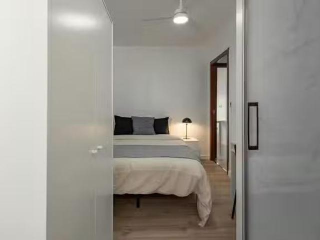 Encantador Habitación en Calle de Donoso Cortés, Carolinas Bajas