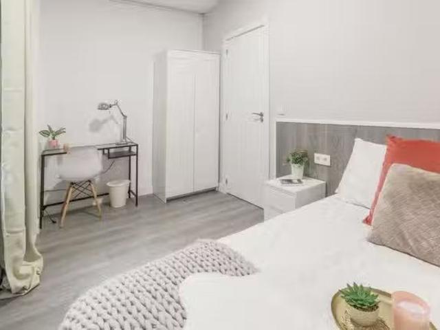 ¡En alquiler! Habitación en Calle de Galileo