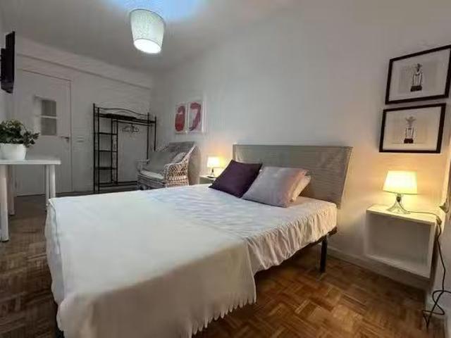 Encantador Habitación en Calle de Gregorio Navas, Puente de Va.