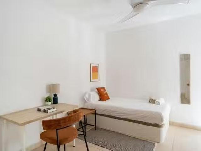 Acogedor Habitación en Calle de Luisa Fernanda, Moncloa Aravaca